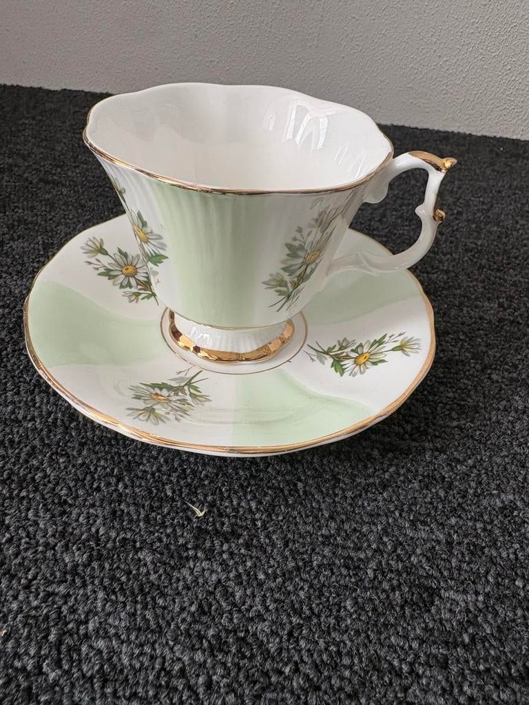 Vintage Dorchester theekop en schotel - Madeliefjes, Ophalen of Verzenden