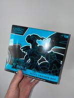 Pokémon Center Black Bolt ETB sealed kleine tear, Ophalen of Verzenden, Nieuw, Boosterbox, Foil