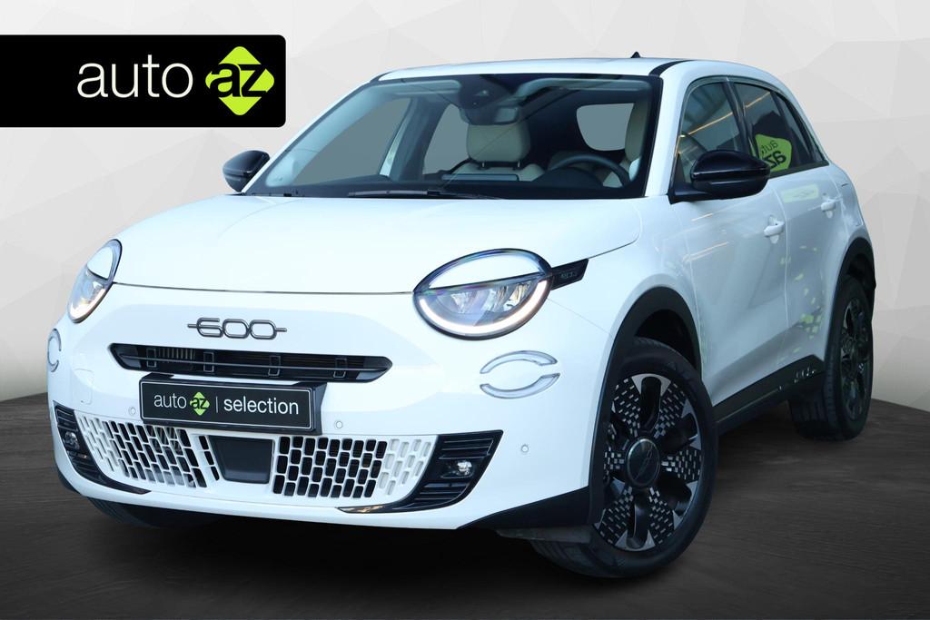 Fiat 600 1.2 Hybrid La Prima / Camera / Stoel Massage, Auto's, Fiat, Gebruikt, Euro 6, 1199 cc, Wit