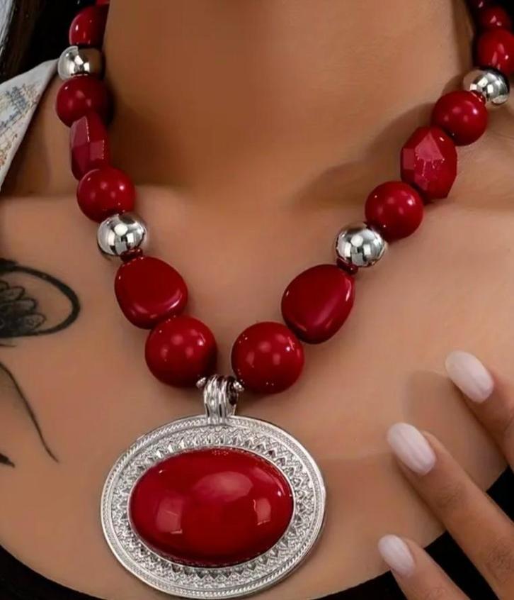 Prachtige Rode Kralenketting 13,50 incl verzendkosten, Sieraden, Tassen en Uiterlijk, Kettingen, Zo goed als nieuw, Overige materialen