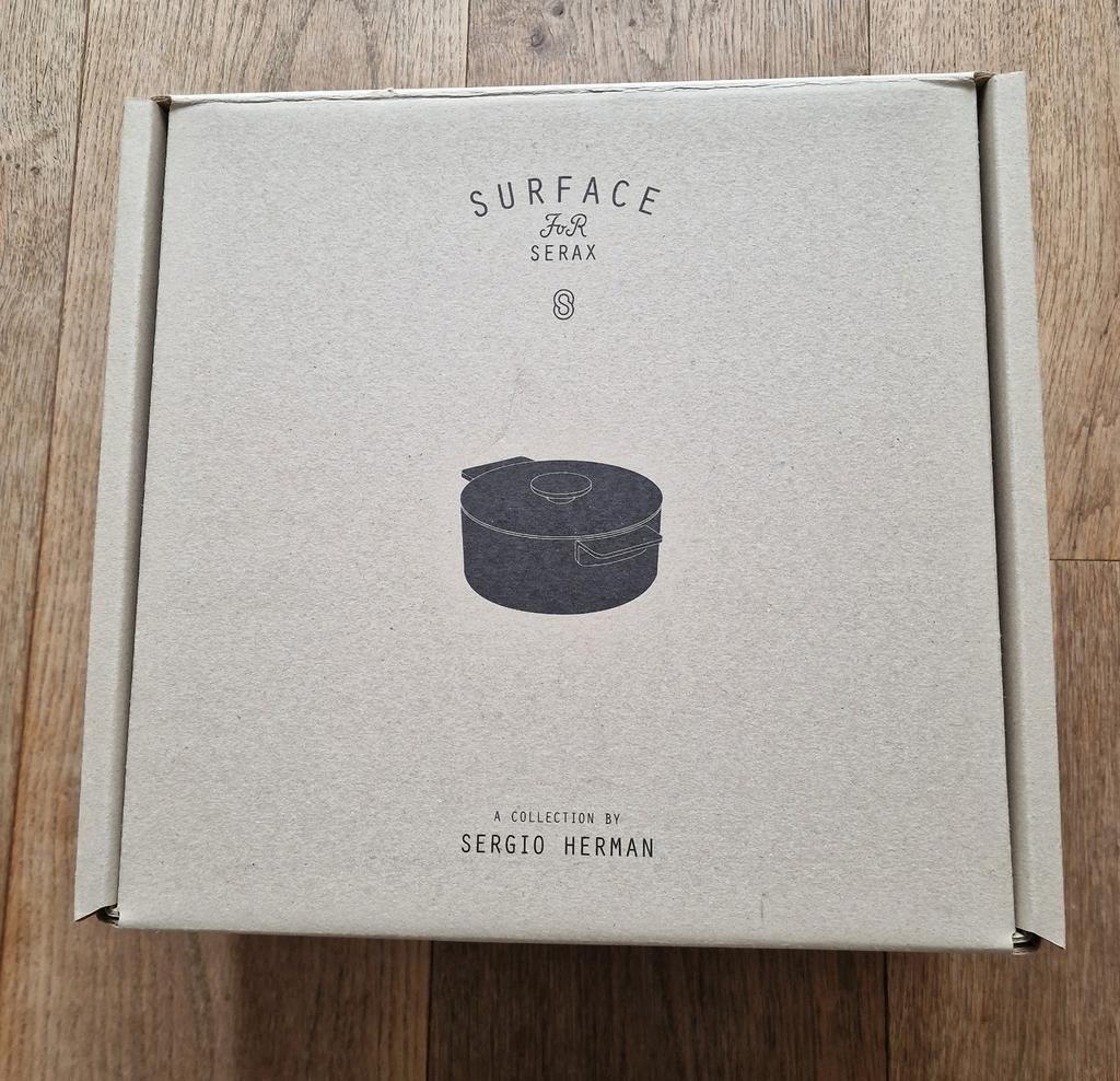 Nieuw! Serax Sergio Herman Pot M twv 200,-. Surface zwart., Ophalen of Verzenden, Nieuw, Gietijzer, Koekenpan of Braadpan