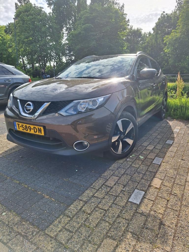 Nissan Qashqai 1.2 Dig-t 85KW 2WD 2014 Bruin, Auto's, Voorwielaandrijving, Stof, Navigatiesysteem, 4 cilinders