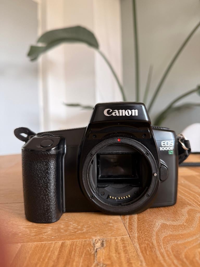 Canon EOS 1000F, Ophalen of Verzenden, Zo goed als nieuw, Spiegelreflex, Canon