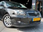 Toyota Avensis 1.8 VVTi Luna|1e eig|NAP|Trekhaak|Airco|APK, Auto's, Voorwielaandrijving, Huisgarantie, 4 cilinders, Zwart