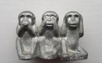 Tinnen beeld Horen, zien en zwijgen. 3 Wijze aapjes., Verzamelen, Beelden en Beeldjes, Ophalen of Verzenden, Zo goed als nieuw