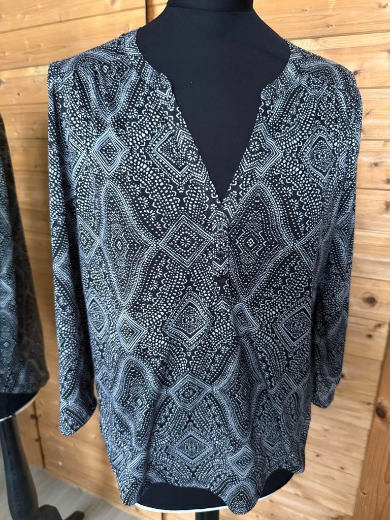 Zwarte blouse met print H&M maat S, Ophalen of Verzenden, Gedragen, Maat 36 (S), Zwart