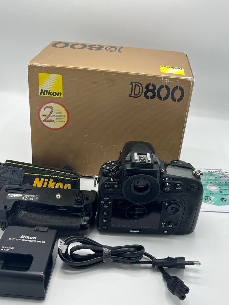 Nikon Prof D800 met originele batterygrip en accessoires, Ophalen of Verzenden, Gebruikt