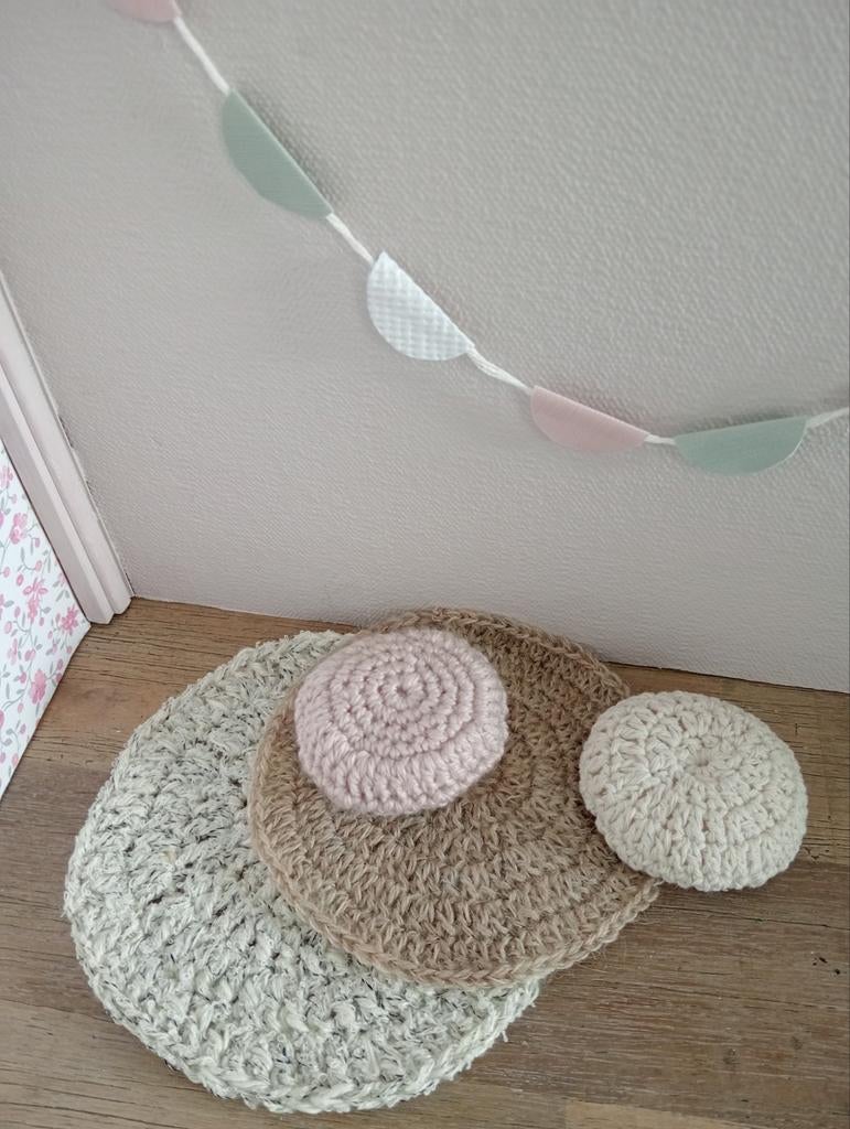 Poef ecru / roze poppenhuis/muizenhuis, Ophalen of Verzenden, Nieuw, Poppenhuis