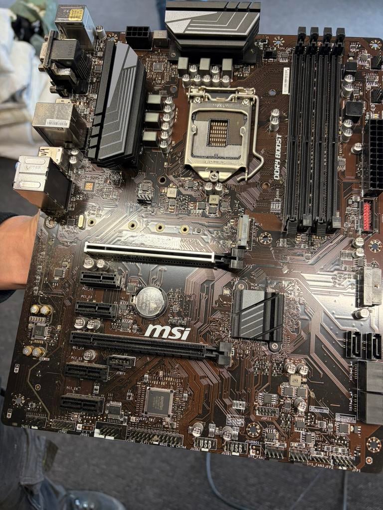 Msi Moederbord, Ophalen, Zo goed als nieuw