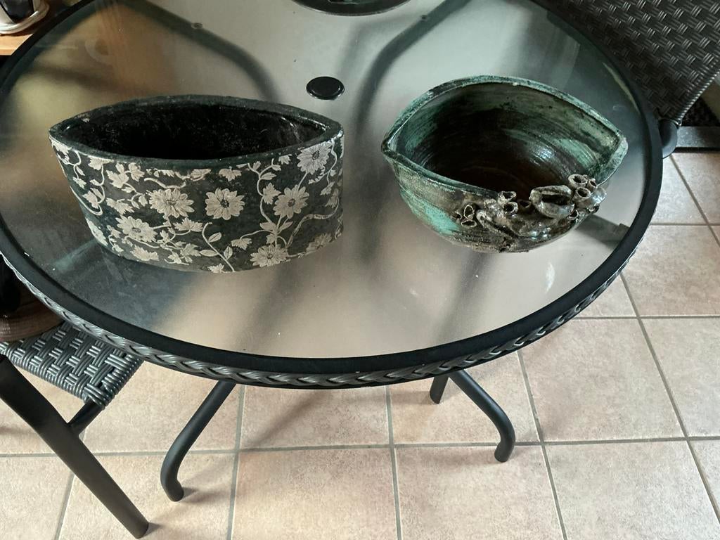 2. BLOEMPOTTEN 3MANDJES. 2 VAZEN, Ophalen, Rond, Zo goed als nieuw, Aardewerk