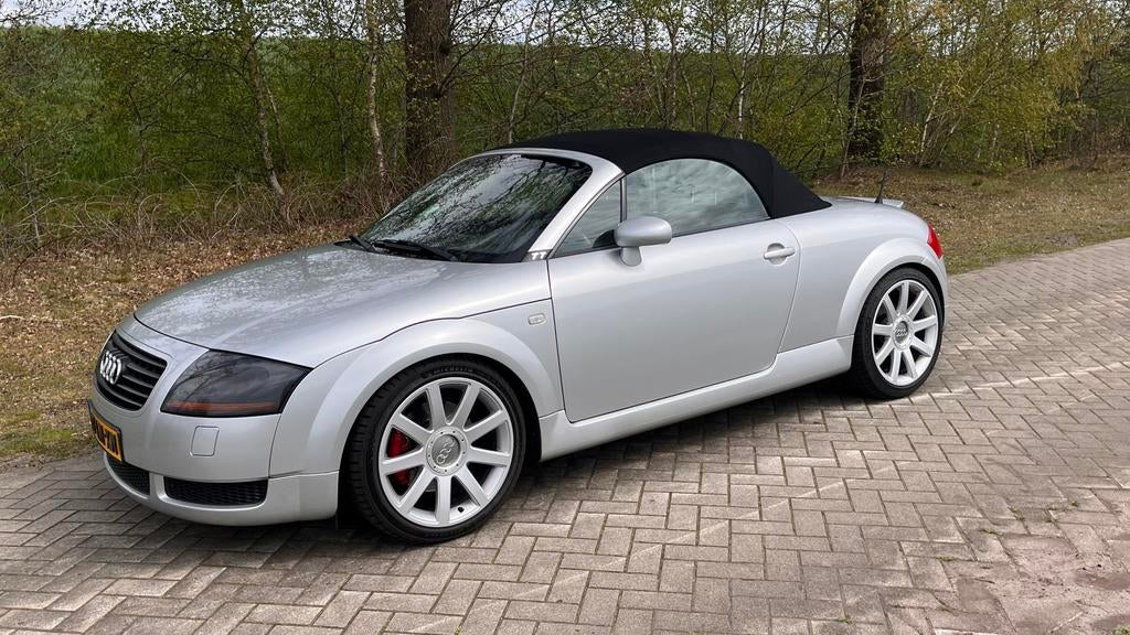 Audi TT Roadster 1.8 5V Turbo quattro 225pk grijs, Auto's, 4 cilinders, Cabriolet, Bruin, Handgeschakeld