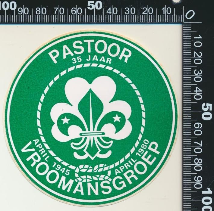 Sticker: Scouting - Pastoor Vroomansgroep - 35 Jaar, Ophalen of Verzenden, Zo goed als nieuw, Bedrijf of Vereniging