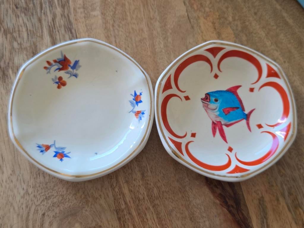 2 bonbonschaaltjes, thee tipjes Société Céramique Maestricht, Ophalen of Verzenden