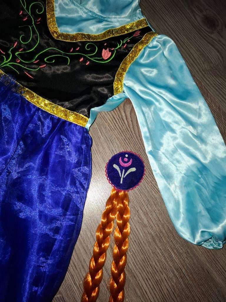 Disney Anna verkleedjurk met cape en vlecht - maat 104, Ophalen, Zo goed als nieuw, 134 t/m 140, Meisje