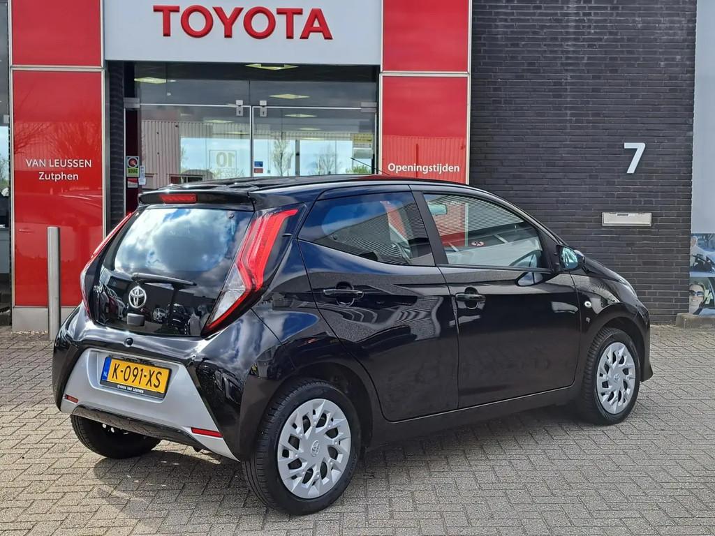 Toyota Aygo X-PLAY € 11.400,00, Stof, Gebruikt, Start-stop-systeem, 4 stoelen