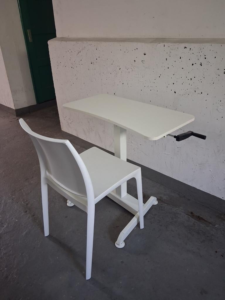 IKEA verstelbaar bureau met stoel, Ophalen, In hoogte verstelbaar