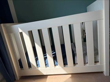 Complete mat witte babykamer van het merk Coming kids!  beschikbaar voor biedingen