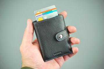 Portemonnee / leren kaarthouder/ cardholder  beschikbaar voor biedingen