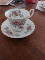 Moss Rose, Royal Albert, heren kop en schotel, Huis en Inrichting, Keuken | Servies, Ophalen of Verzenden, Zo goed als nieuw, Overige stijlen