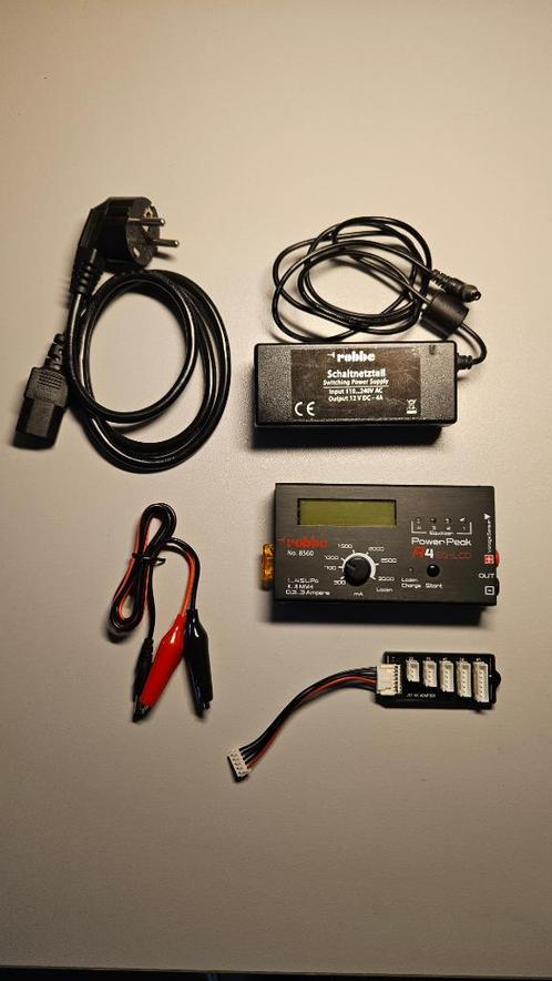 Robbe POWER PEAK A4 EQ-LCD 230V / 12V Charger, Hobby en Vrije tijd, Modelbouw | Radiografisch | Overige, Gebruikt, Verzenden