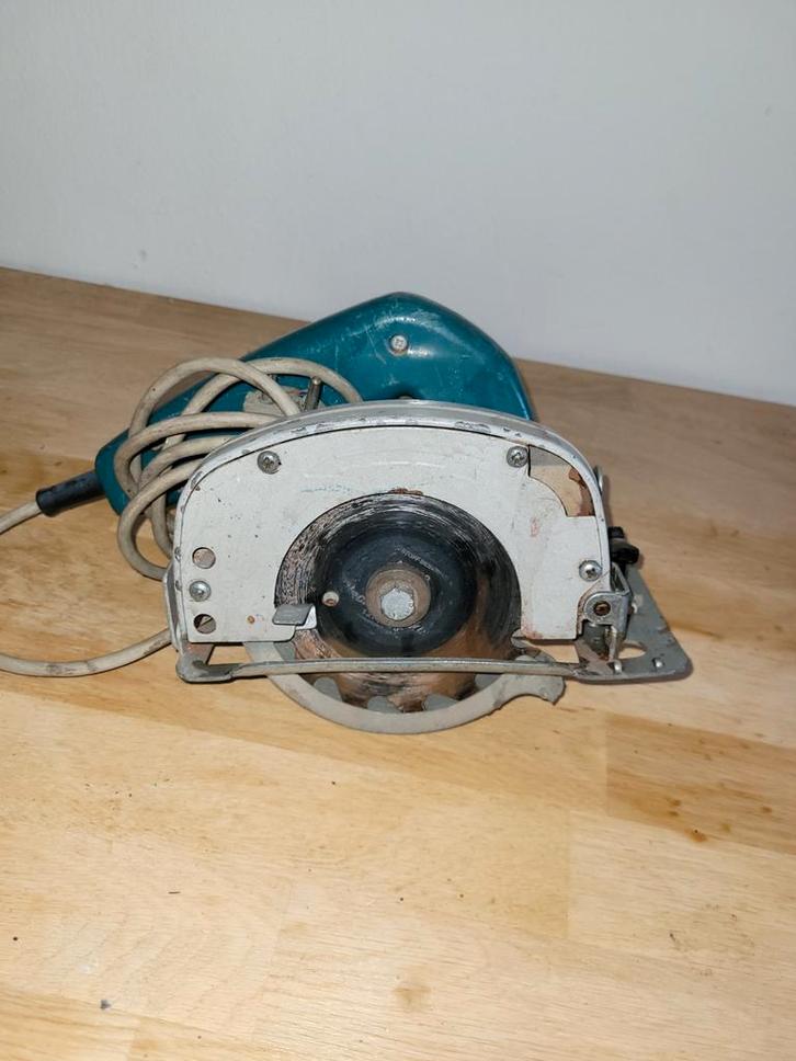 Cirkelzaag 127mm 5" Black & Decker tot 54mm zaagdiepte, Doe-het-zelf en Verbouw, Gereedschap | Zaagmachines, Cirkelzaag, 1200 watt of meer