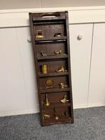 Steenvorm met massieve beeldjes., Ophalen of Verzenden, Zo goed als nieuw