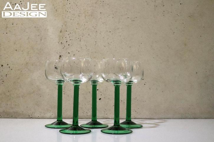 5 Vintage wijnglazen Luminarc – Groen been en voet, Verzamelen, Glas en Borrelglaasjes, Zo goed als nieuw, Overige typen, Ophalen of Verzenden