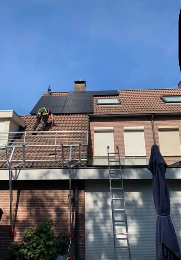 Zonnepanelen set 10x jinko met enphase, Doe-het-zelf en Verbouw, Elektra en Kabels, Zo goed als nieuw, Ophalen of Verzenden