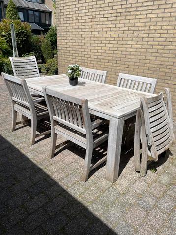 Teak houten tuinset met loungebed beschikbaar voor biedingen