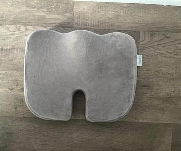 Orthopedisch zitkussen/stuitkussen beschikbaar voor biedingen
