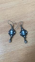 Oorbellen antiek met hoofd vrouw, Antiek en Kunst, Antiek | Goud en Zilver, Ophalen of Verzenden