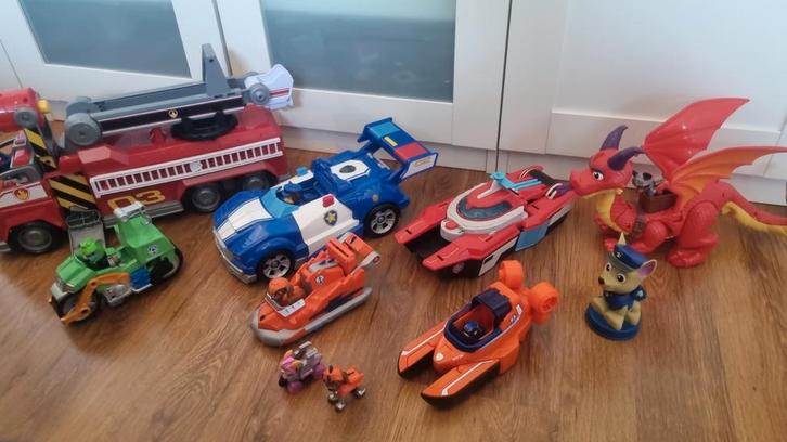 Grote paw patrol set incl figuren, Kinderen en Baby's, Speelgoed | Speelgoedvoertuigen, Zo goed als nieuw, Ophalen of Verzenden