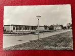 ansichtkaart van Koekange ; O.L. en Kleuterschool., Verzenden, 1960 tot 1980