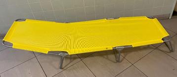 Strandbed Kampeerbed Vintage Geel Opvouwbaar Lichtgewicht  beschikbaar voor biedingen