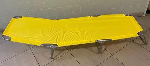 Strandbed Kampeerbed Vintage Geel Opvouwbaar Lichtgewicht, Caravans en Kamperen, Kampeermeubelen, Gebruikt, Overige, Ophalen