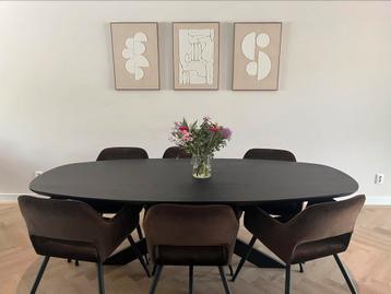 Prachtige eiken eettafel Deens ovaal zwart  beschikbaar voor biedingen