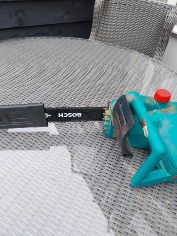 Bosch Kettingzaag 220V beschikbaar voor biedingen