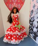 Mooie Barbie in leuke jurk en rode laarsjes, Verzamelen, Poppen, Gebruikt, Ophalen of Verzenden