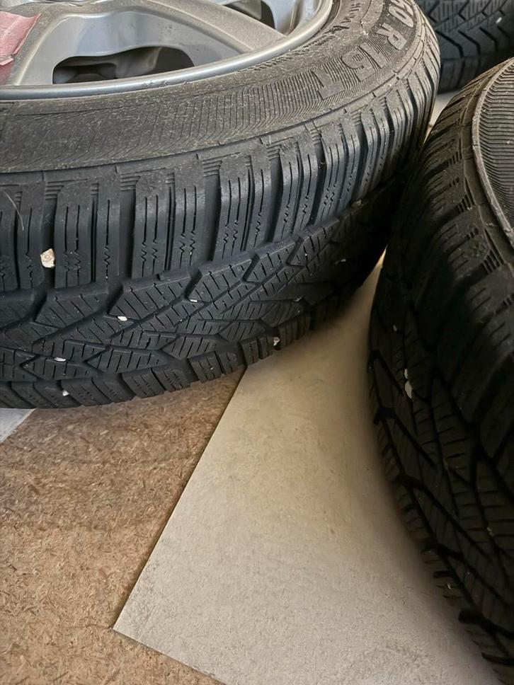 Volkswagen polo Winterbanden met Velgen - Set van 4, Auto-onderdelen, Banden en Velgen, Banden en Velgen, Winterbanden, 15 inch