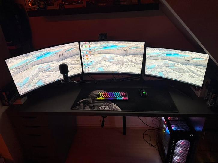 Complete gaming setup, Computers en Software, Desktop Pc's, Zo goed als nieuw, 3 tot 4 Ghz, SSD, 16 GB, Met videokaart, Met monitor