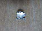 Speldje / pin / button - ijsbeer - Vier voeters - 2 x 1,7 cm, Verzamelen, Speldjes, Pins en Buttons, Ophalen of Verzenden, Gebruikt