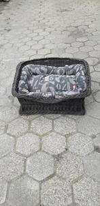 Hondenmand van riet, Dieren en Toebehoren, Ophalen, Gebruikt, Riet