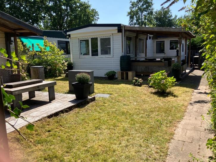 Stacaravan / chalet op RCN Zeewolde, Caravans en Kamperen, Stacaravans, tot en met 4, Ophalen