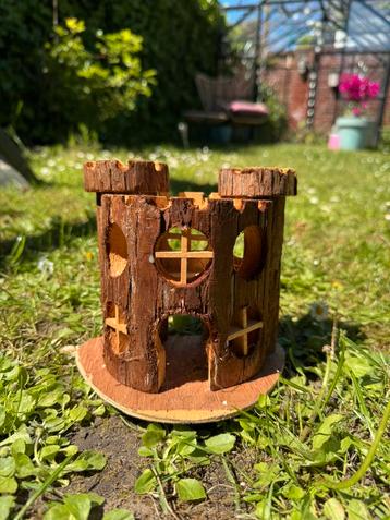 Verschillende huisjes voor hamster  beschikbaar voor biedingen