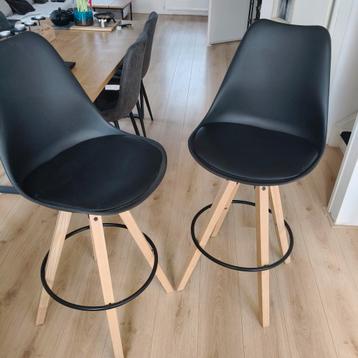 Barkruk stoelen set beschikbaar voor biedingen