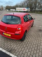 Renault Clio 1.2 16V 48KW 3-DRS 2006 Rood, Auto's, Renault, 535 kg, 4 cilinders, 1055 kg, Origineel Nederlands