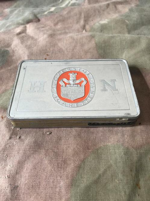 WW2 WH Overstolz sigaretten., Verzamelen, Militaria | Tweede Wereldoorlog, Landmacht, Embleem of Badge, Duitsland, Ophalen of Verzenden