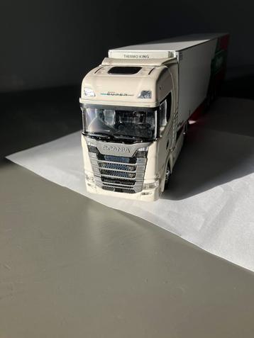 Tekno scania  beschikbaar voor biedingen