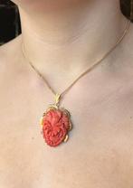 Bloedkoraal bloem 18k gouden grote ketting hanger vintage, Verzenden, Goud, Hanger, Met edelsteen