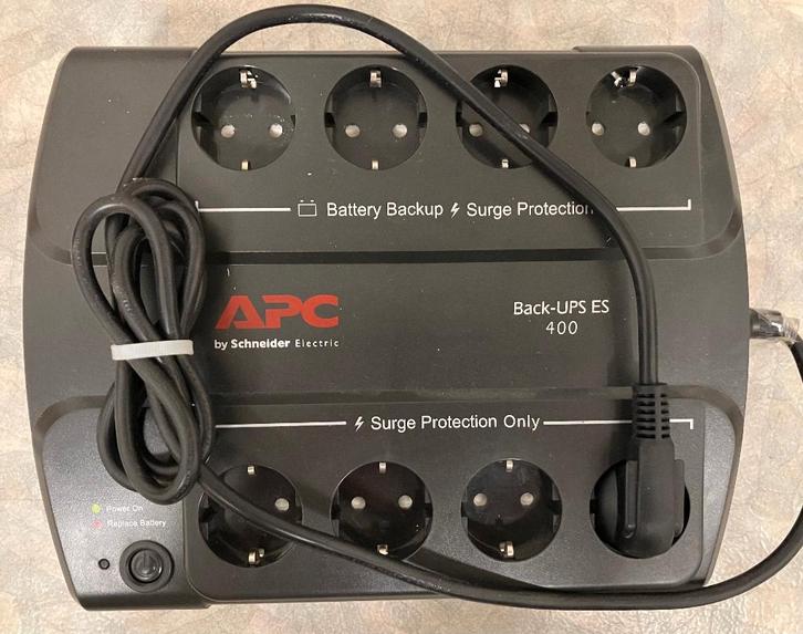 APC battery back up, Computers en Software, Noodvoedingen (UPS), Zo goed als nieuw, Ophalen of Verzenden